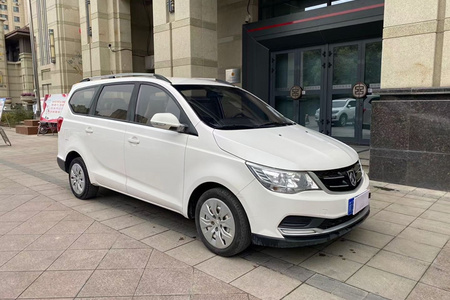 乌鲁木齐二手宝骏730 2016款 1.5L 手动 超值版 8座