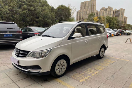 乌鲁木齐二手宝骏730 2016款 1.5L 手动 超值版 8座