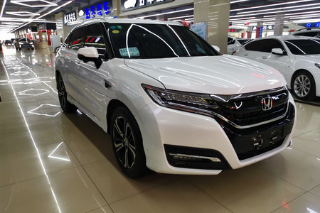 威海二手本田UR二手V 2017款 370TURBO 手自一体 两驱 尊贵版 国V