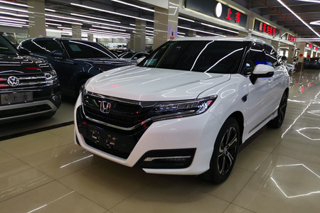 威海二手本田UR二手V 2017款 370TURBO 手自一体 两驱 尊贵版 国V