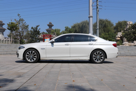 济宁二手宝马5系 2014款 525Li 2.0T 手自一体 风尚设计套装