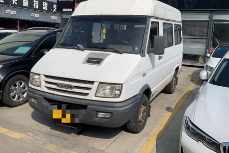 台州二手依维柯得意 2009款 2.8T二手A35 11座