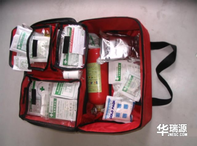 汽车上路，交警需要车内应具备的十大“利器”