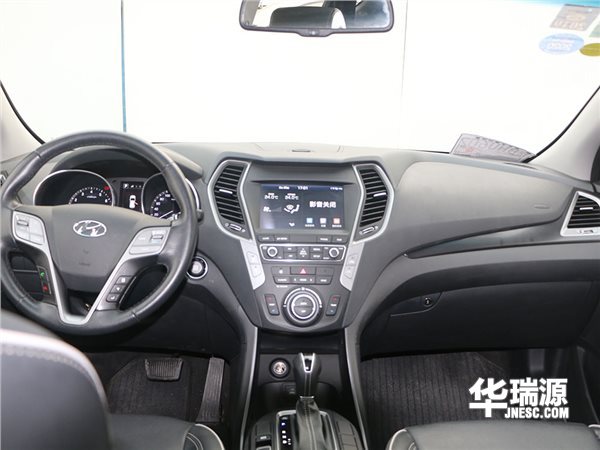 两驱智能型现代全新胜达，立省9万加